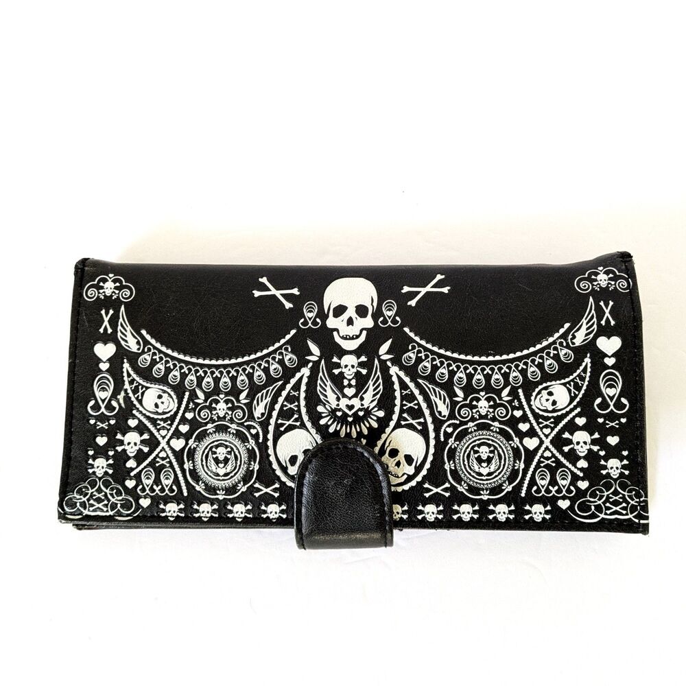 Loungefly Skull Y2K Gothic Wallet Black White Bifold Clutch Card Holder Rock